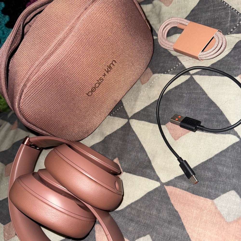 Beats Studio Pro x Kim Kardashian Bluetooth Noise-Cancelling Headphones-Dune